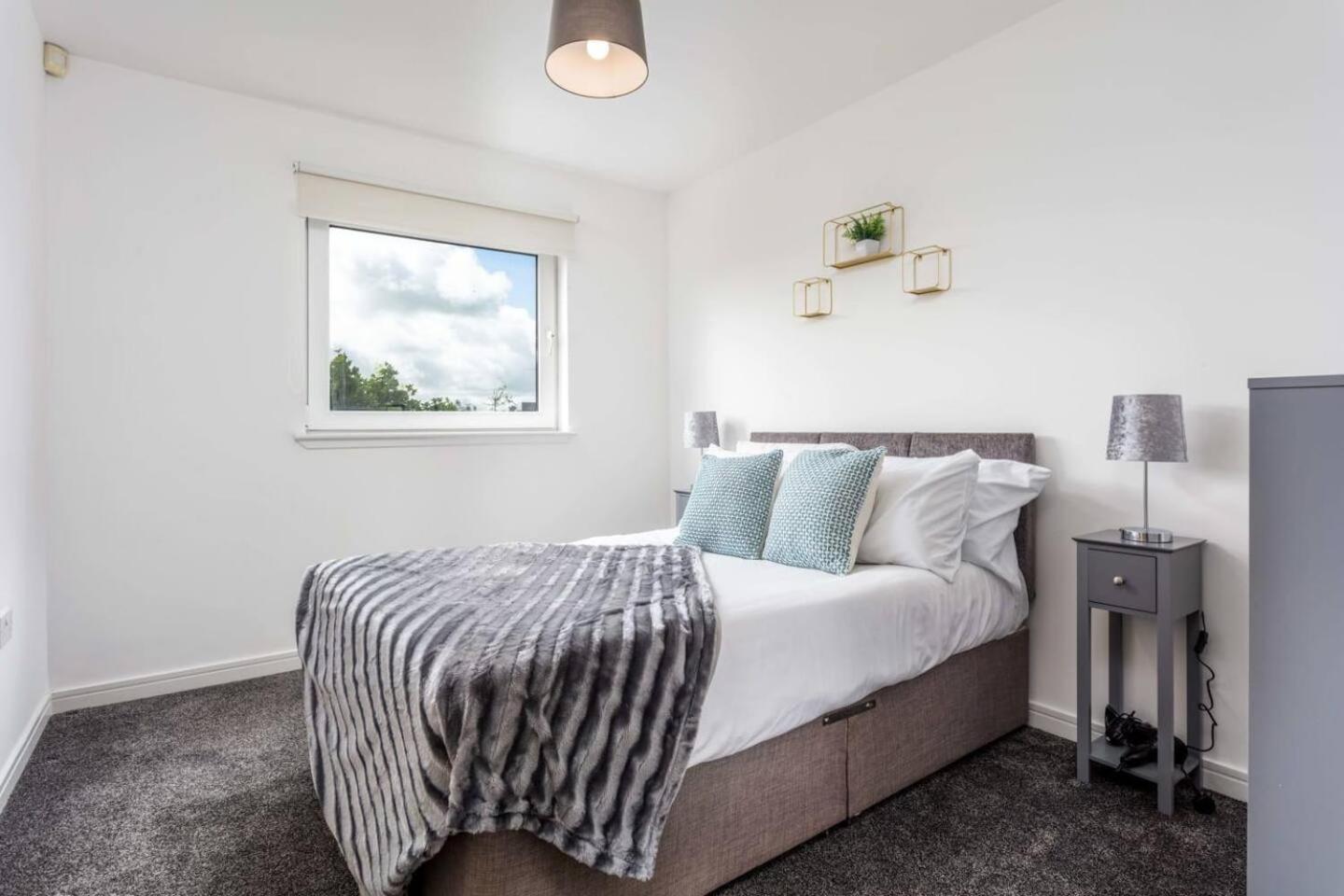 Walker Suite No 60 - Donnini Apartments Kilmarnock Extérieur photo