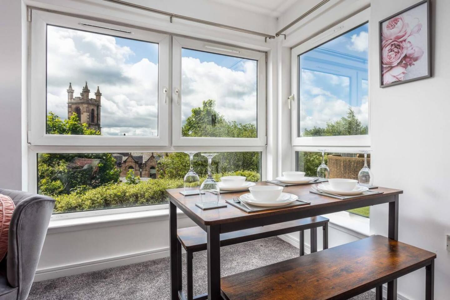 Walker Suite No 60 - Donnini Apartments Kilmarnock Extérieur photo